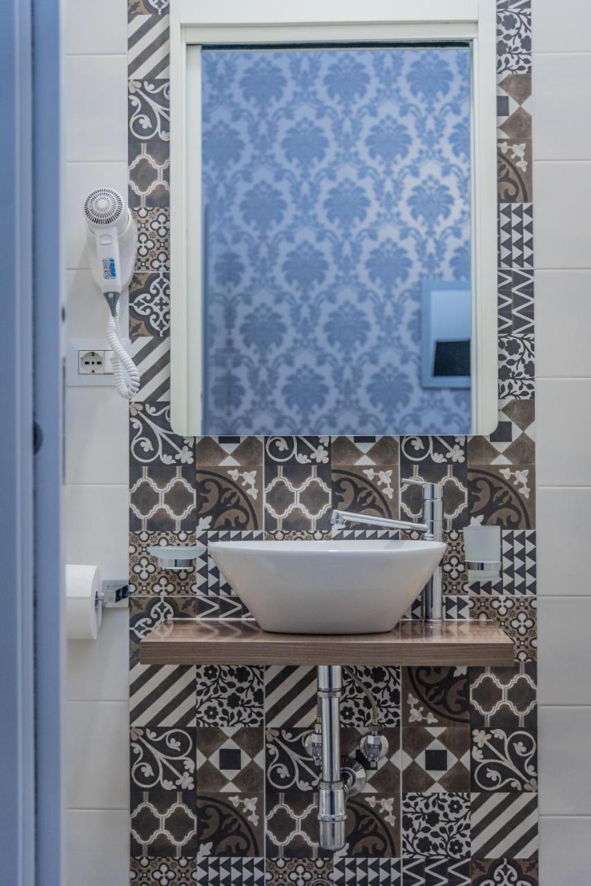 Inside Roma Rooms מראה חיצוני תמונה